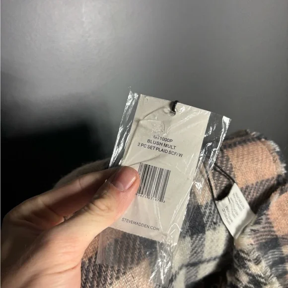NWT Steve Madden Plaid Houndstooth Blush Double Sided Scarf - Picture 4 of 5